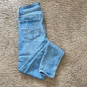 american eagle light wash skinny jeans